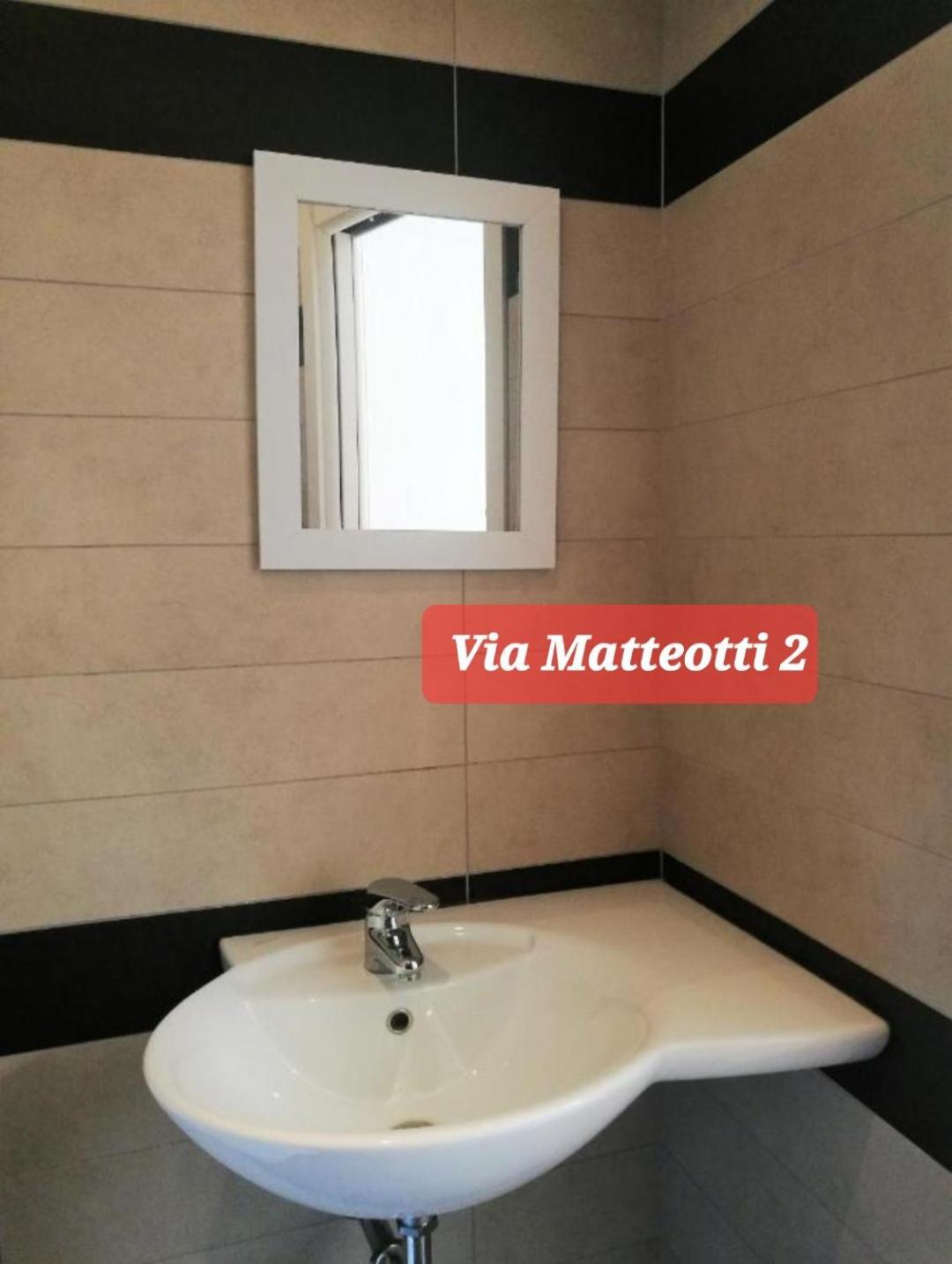 Via Matteotti & Via Carracci Apartments ボローニャ エクステリア 写真