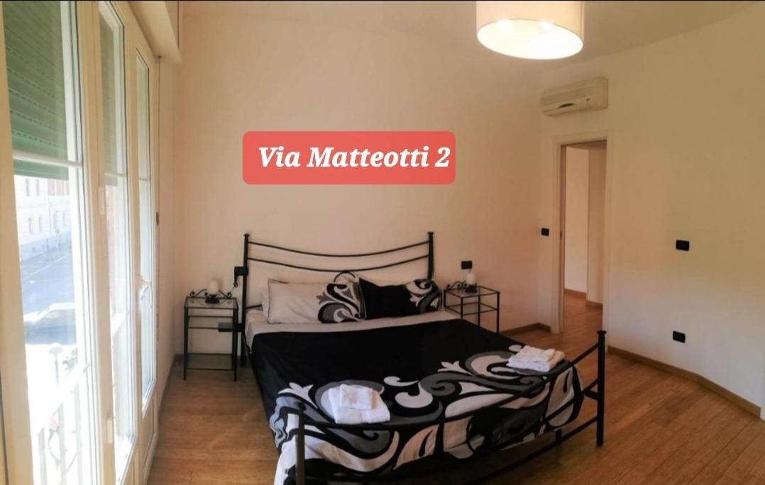Via Matteotti & Via Carracci Apartments ボローニャ エクステリア 写真